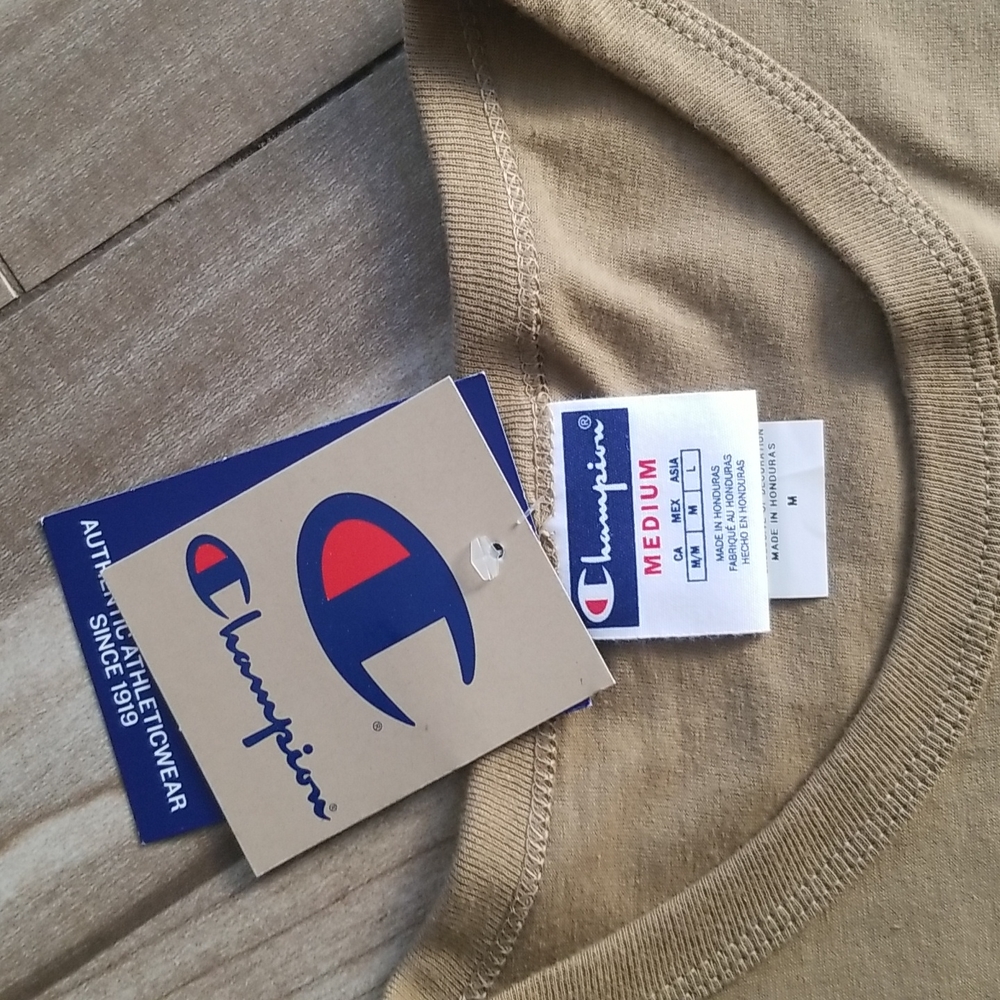 T-Shirt - Picture 3 of 6